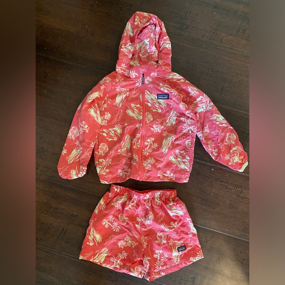 2T Patagonia girl jacket and matching baggies